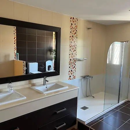 Bed & Breakfast Aldea Surf Camp Vilela de Nemina